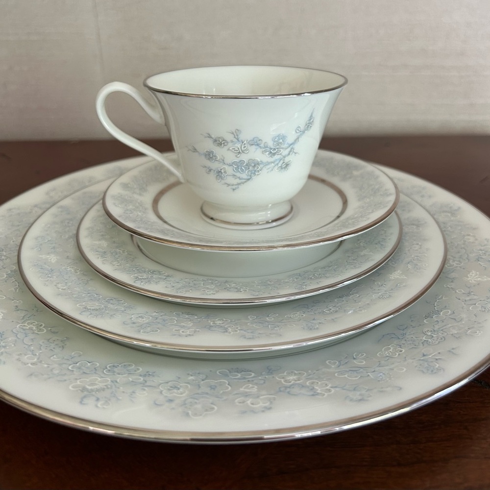 5 Piece Place Setting by Oxford Bone China, Twilight Dell Pattern, Lenox Div.